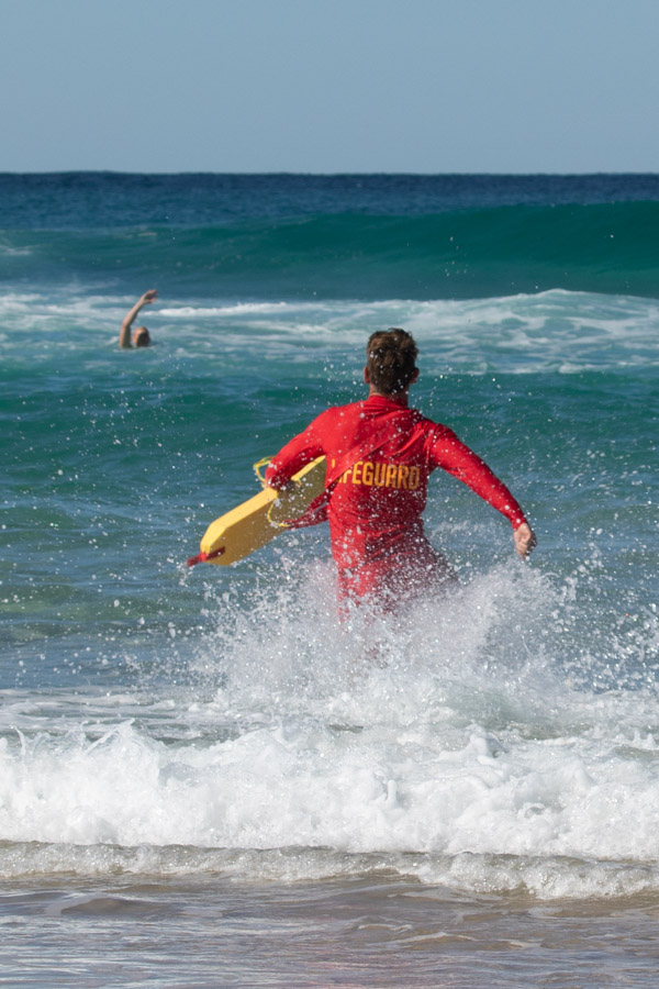 Lifeguard surf rescue tube